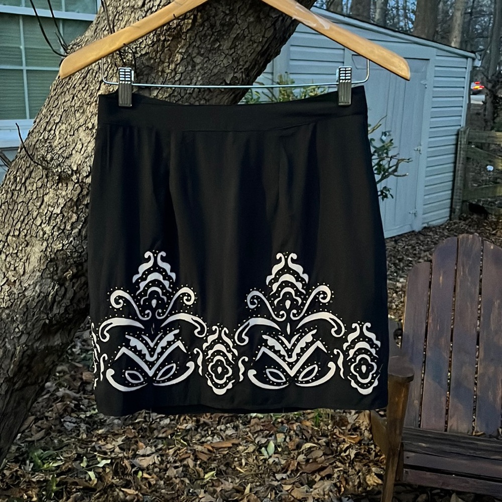 Franscescas Miami lined black mini skirt w/embroidery,beaded accent.NWT Sz S 🖤